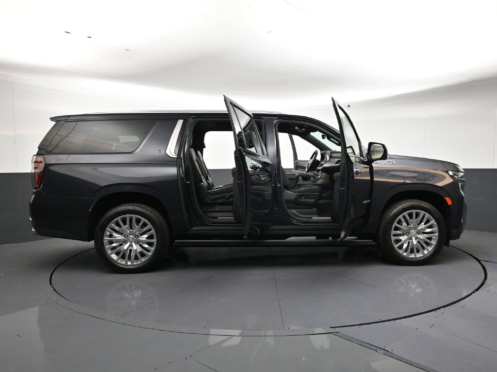 Certified 2023 Chevrolet Suburban High Country w/ Premium Package 2 AWD/4WD image 33