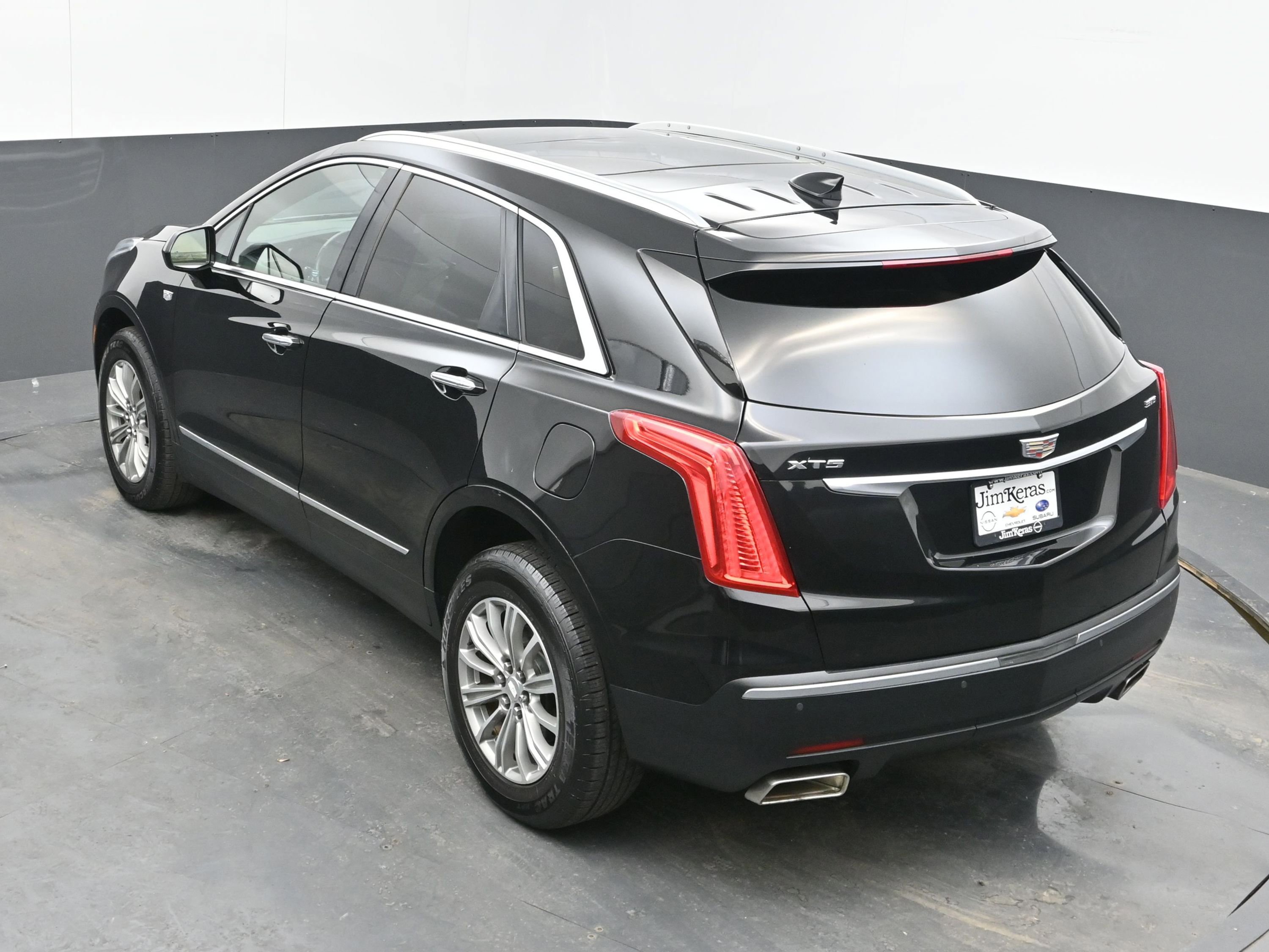 Used 2018 Cadillac XT5 Luxury w/ Driver Awareness Package image 34