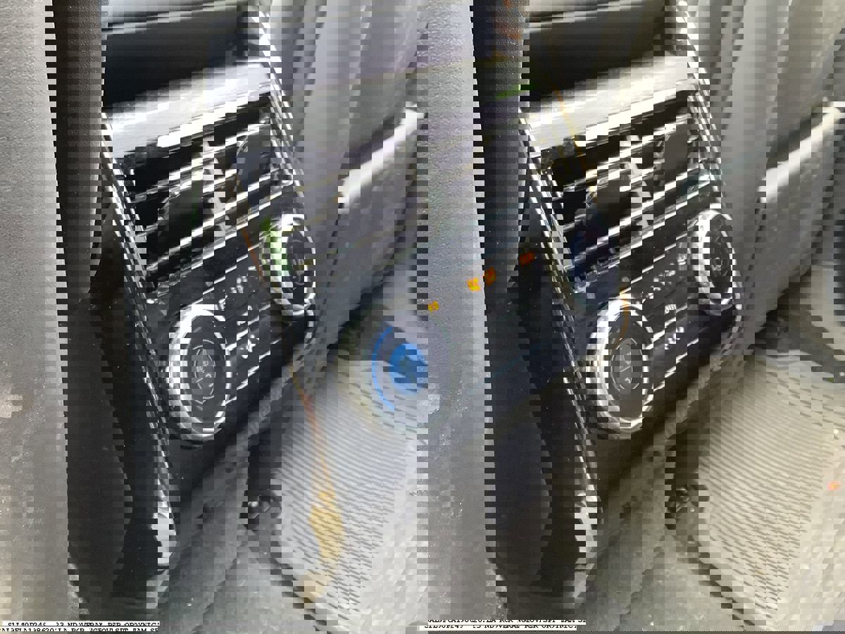 Used 2023 Land Rover Range Rover Sport SE Dynamic image 17