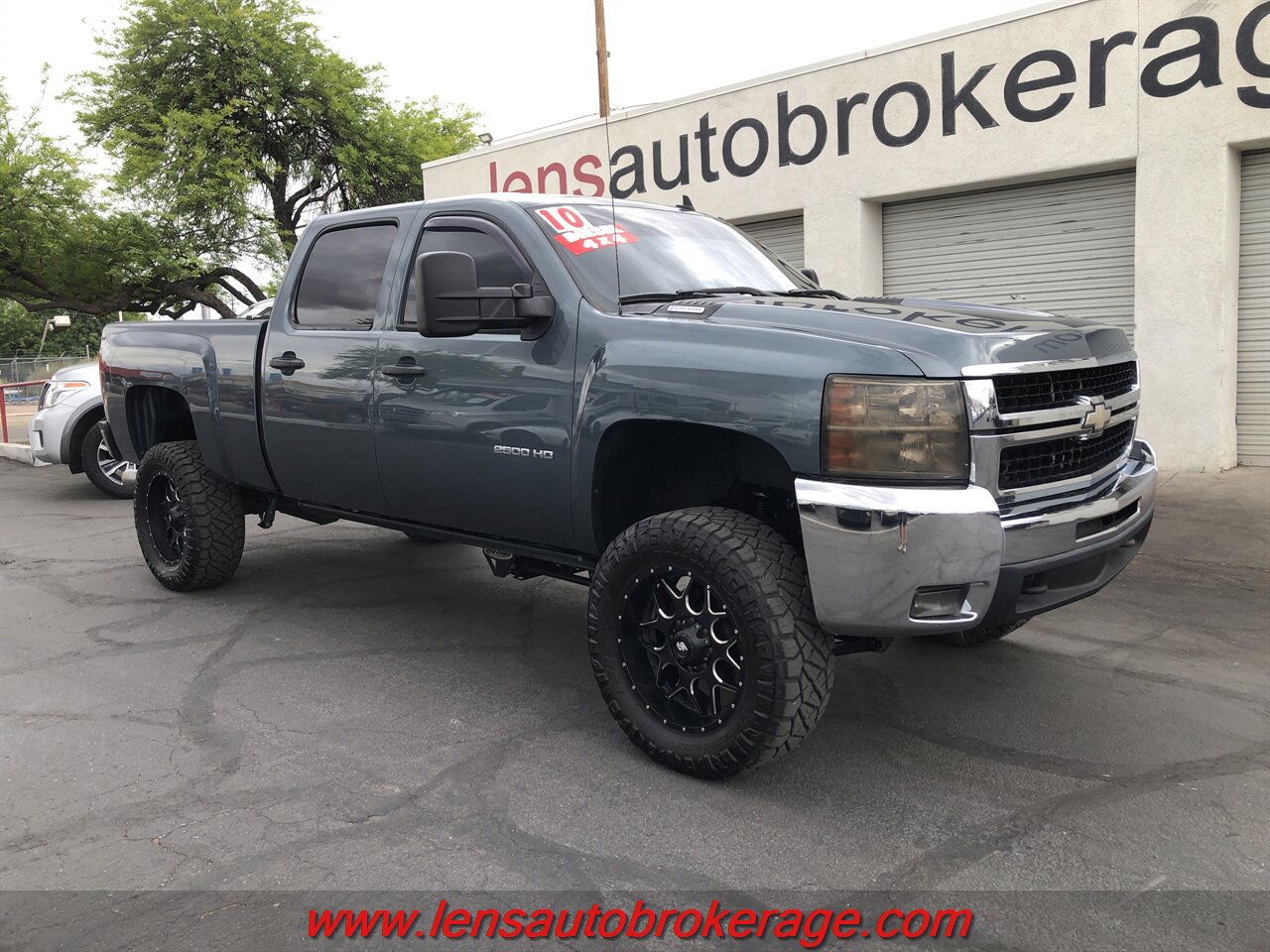 Used 2010 Chevrolet Silverado 2500 LT w/ Interior Plus Package AWD/4WD image 4