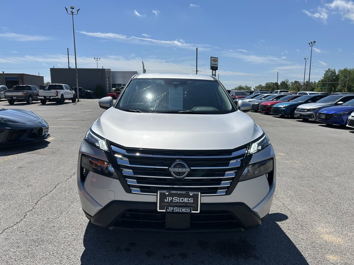 Used 2025 Nissan Rogue SV FWD image 7