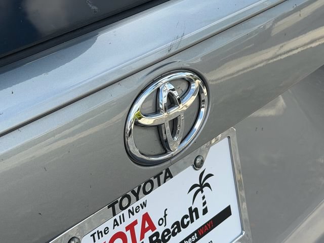 Used 2021 Toyota RAV4 XLE FWD image 16