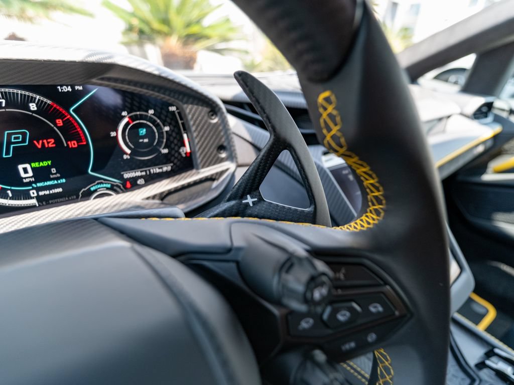 Used 2025 Lamborghini Revuelto AWD/4WD image 13
