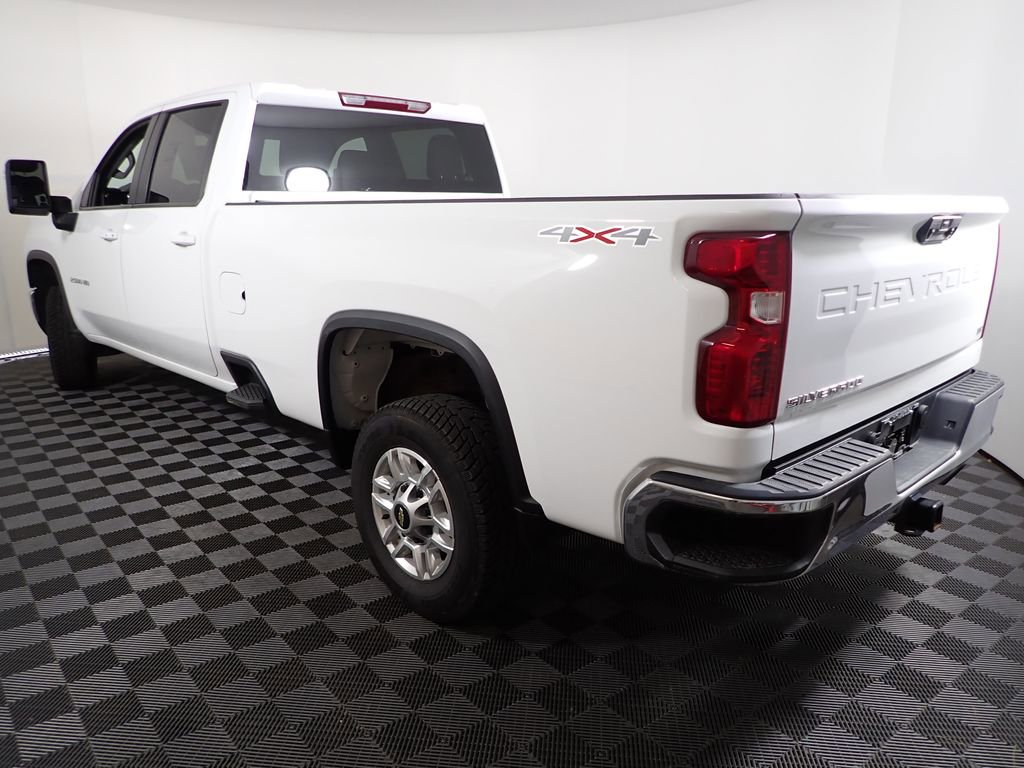 Used 2024 Chevrolet Silverado 2500 LT AWD/4WD image 15