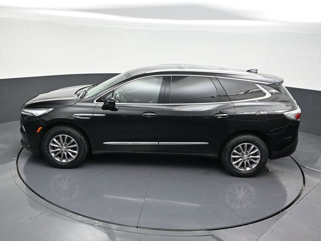Used 2022 Buick Enclave Essence image 17