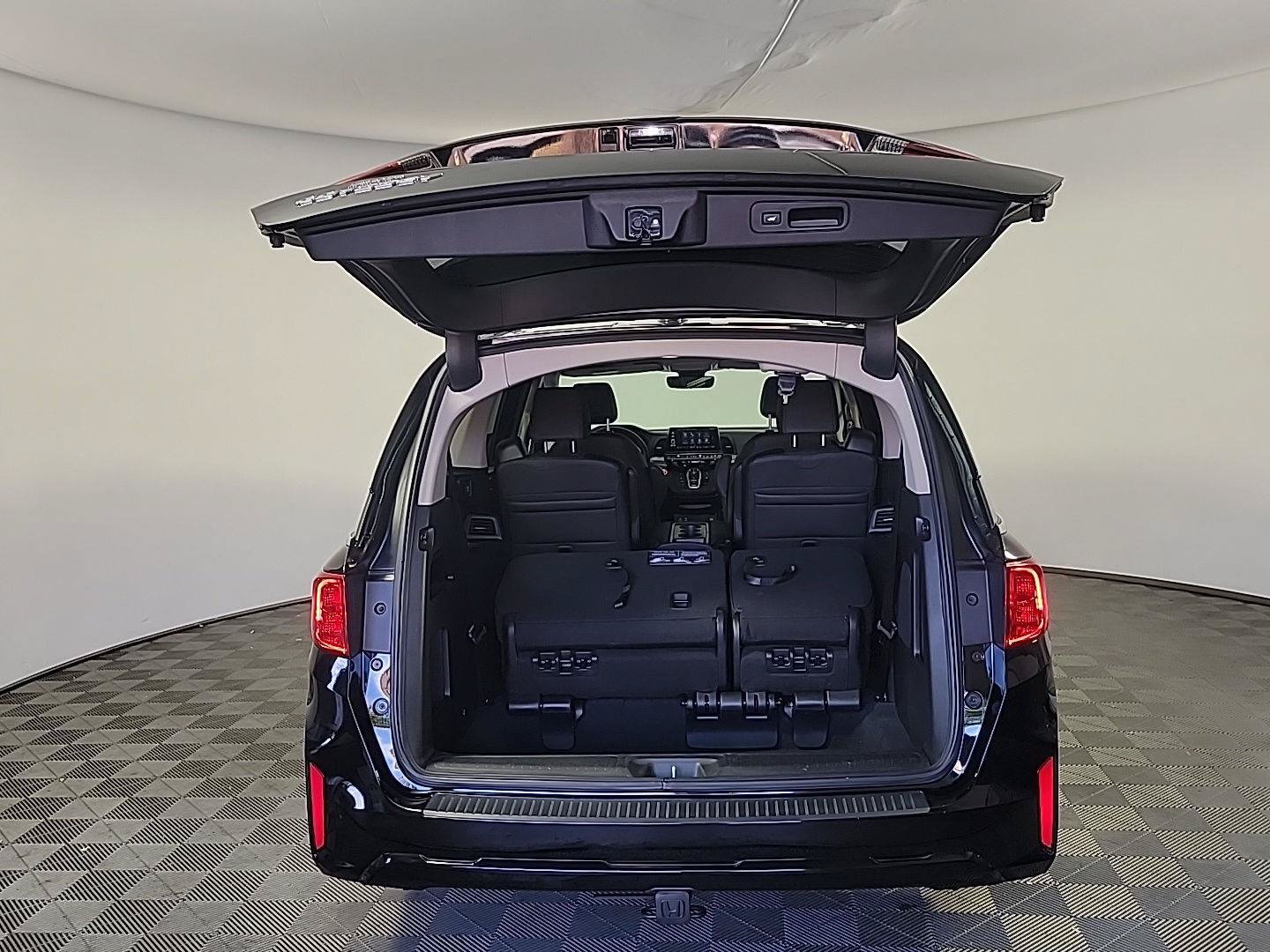 Certified 2025 Honda Odyssey EX-L image 6