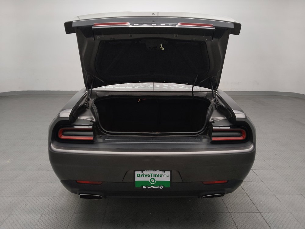 Used 2018 Dodge Challenger SXT RWD image 29