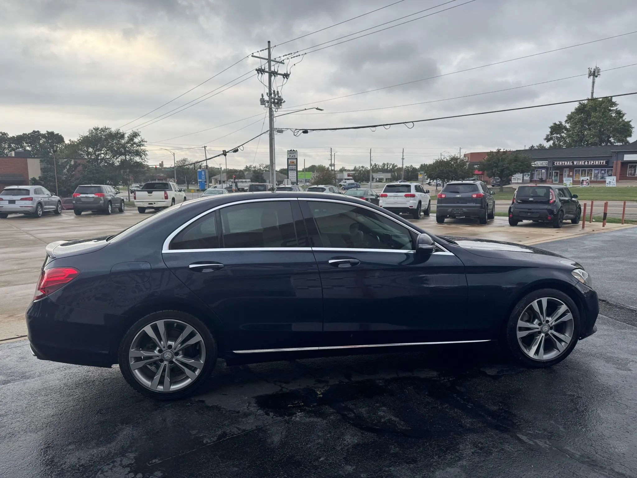 Used 2017 Mercedes-Benz C 300 Sedan image 7