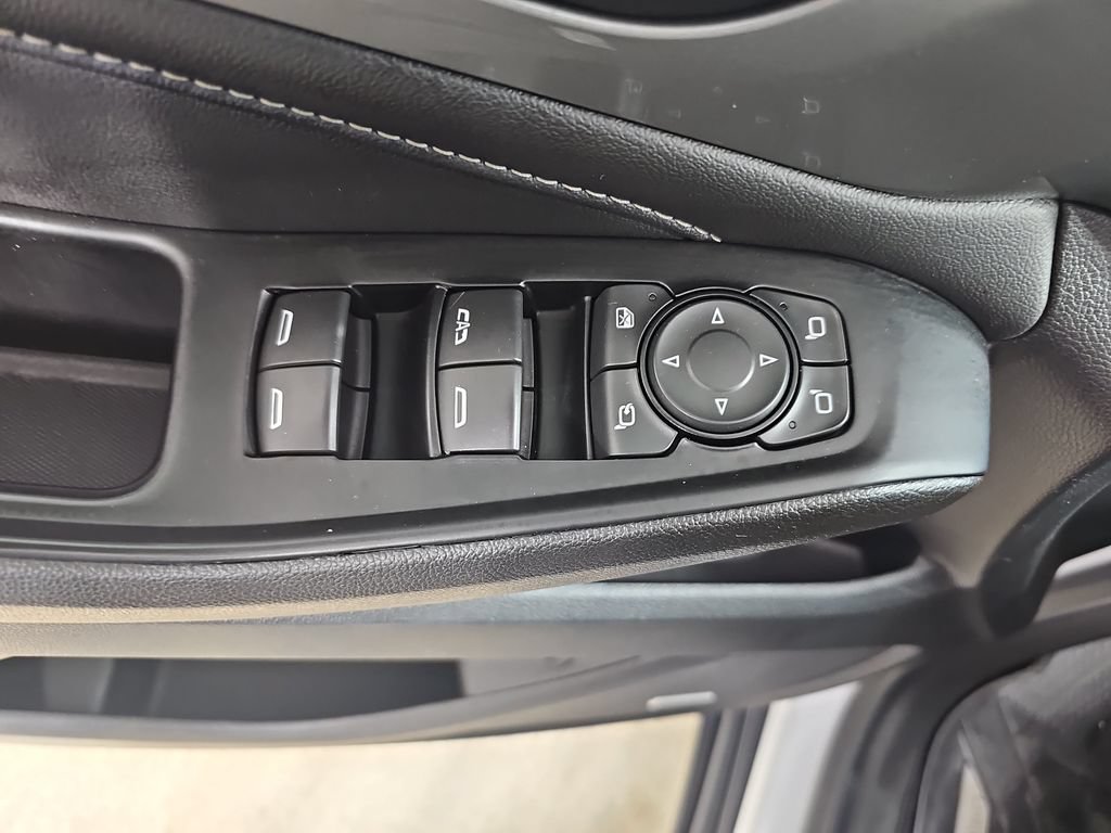 Used 2023 Chevrolet Traverse LT w/ LT Premium Package AWD/4WD image 35