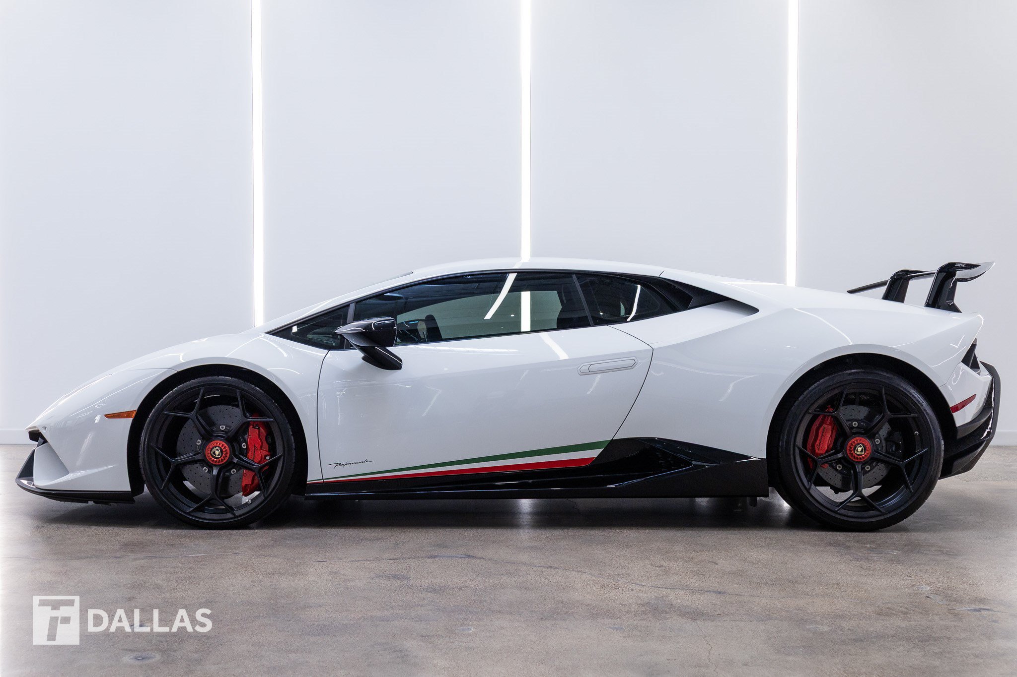 Used 2018 Lamborghini Huracan Performante AWD/4WD video 1