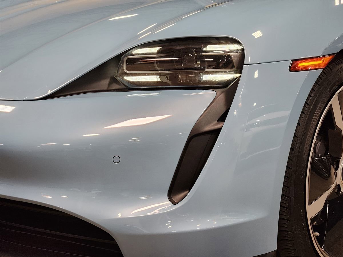 Used 2021 Porsche Taycan image 14