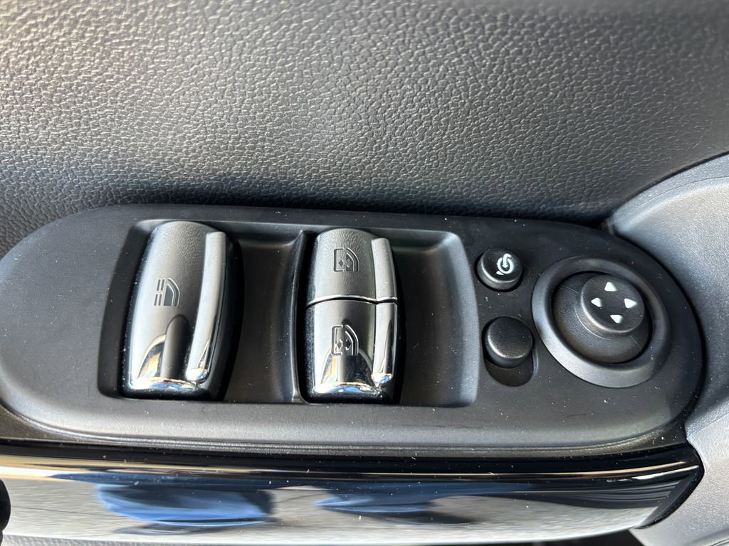 Used 2024 MINI Cooper S image 27