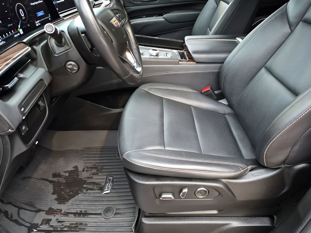 Used 2023 Cadillac Escalade ESV Luxury image 31