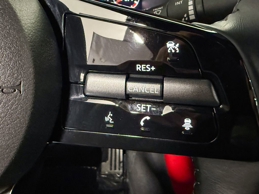 Certified 2024 Nissan Z Performance w/ Floor Mat Package image 31