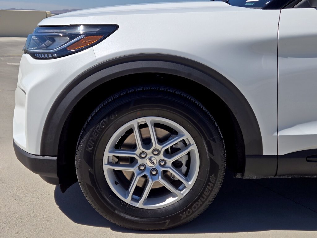 New 2026 Ford Explorer Active w/ Active Comfort Package RWD image 18