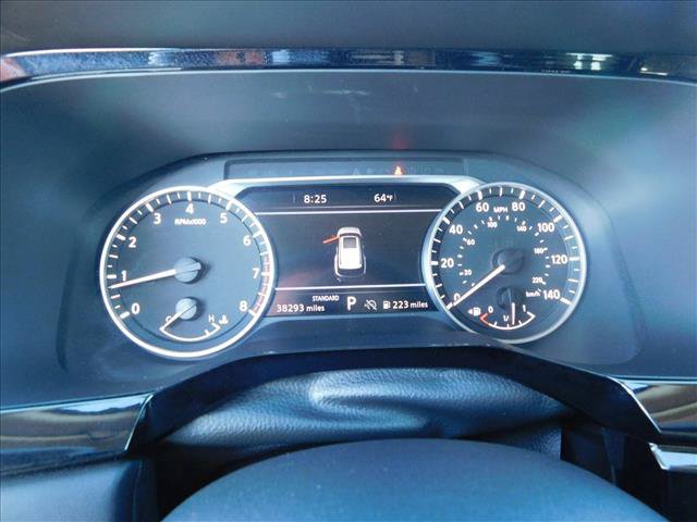Used 2025 Nissan Pathfinder SL FWD image 17