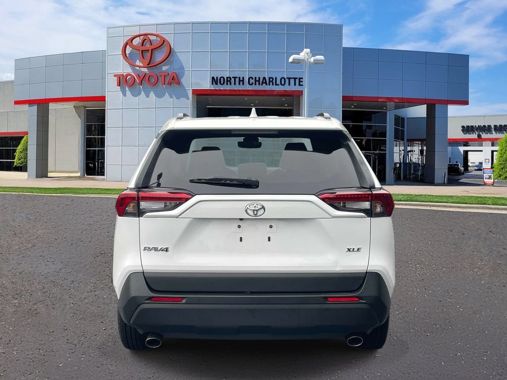 Used 2022 Toyota RAV4 XLE w/ Convenience Package FWD image 6
