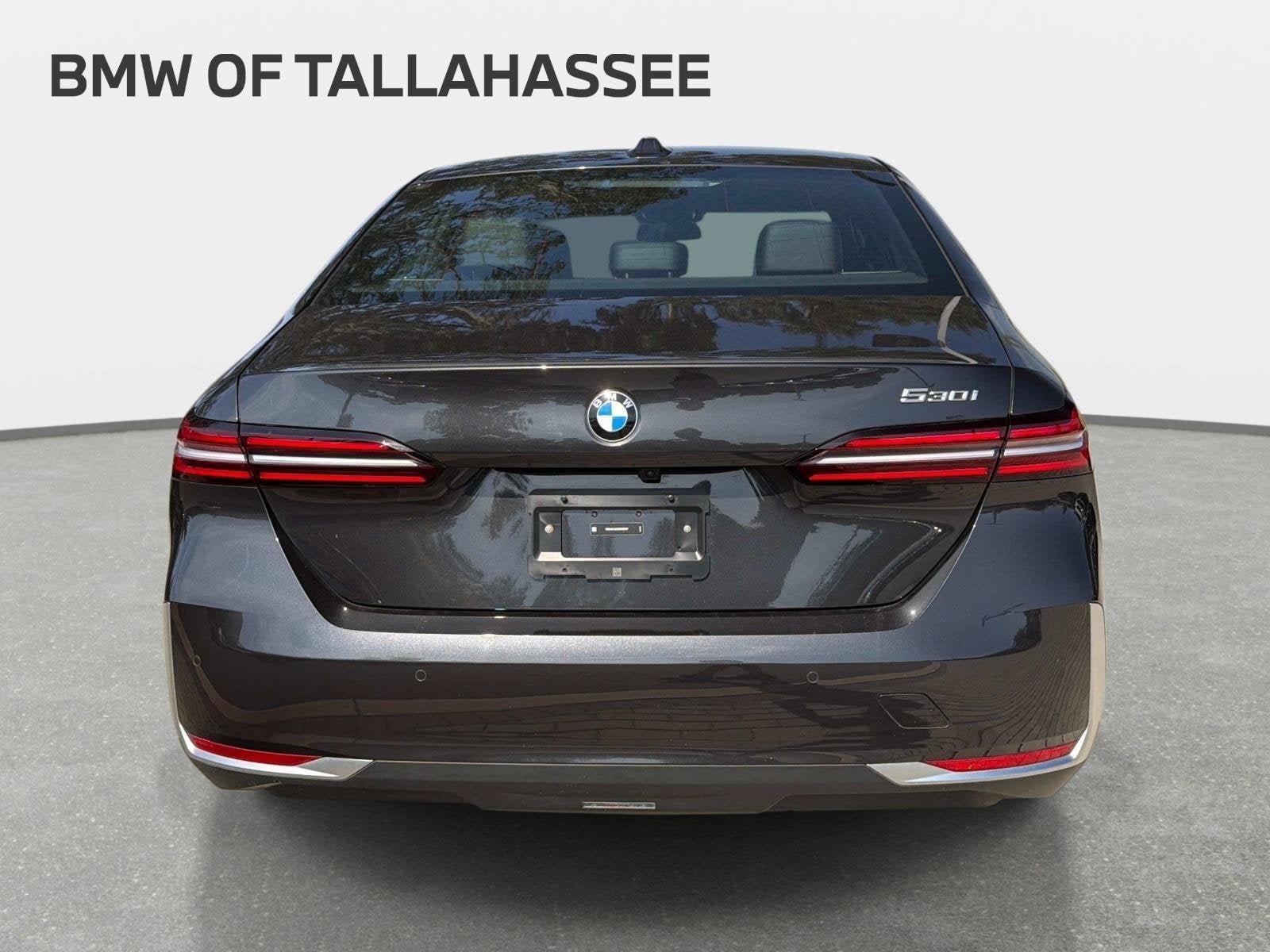 Used 2025 BMW 530i w/ Premium Package RWD image 6