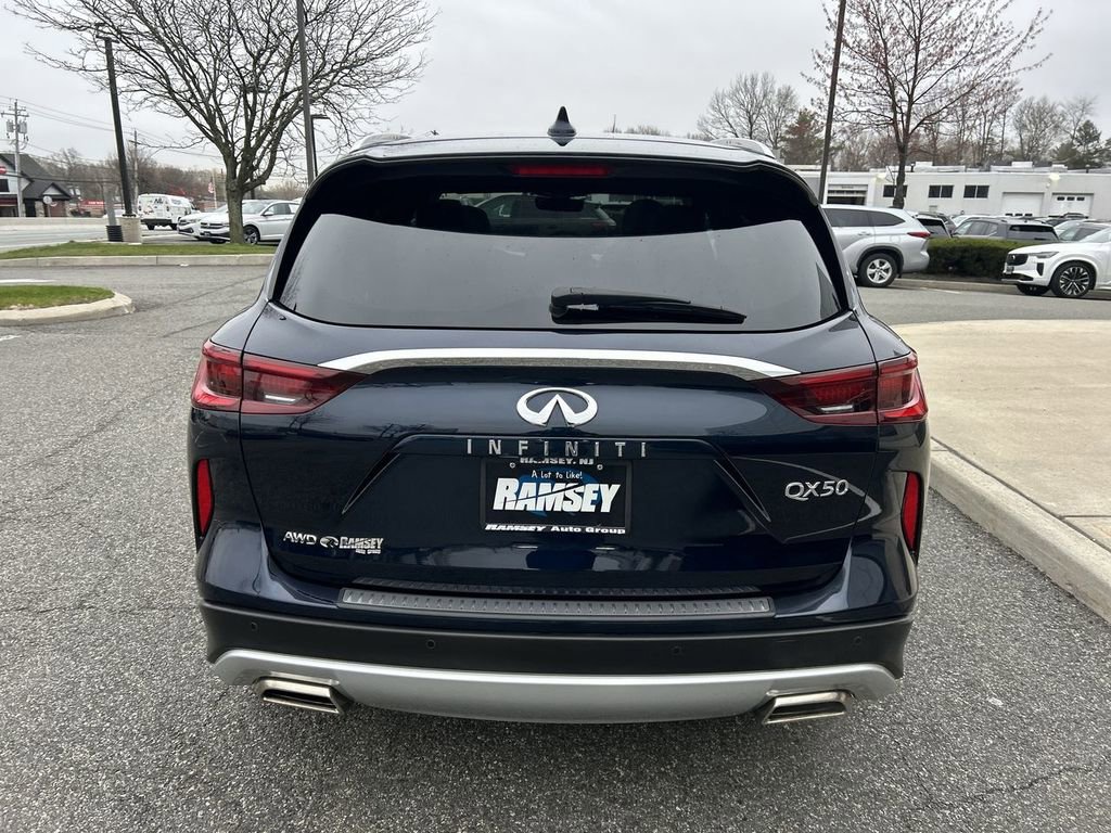 Certified 2025 INFINITI QX50 Luxe w/ Accent Package image 7