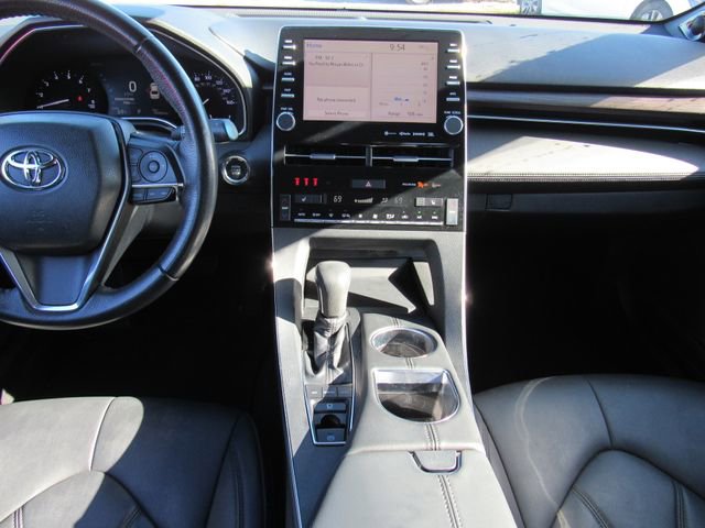 Used 2019 Toyota Avalon XLE image 18