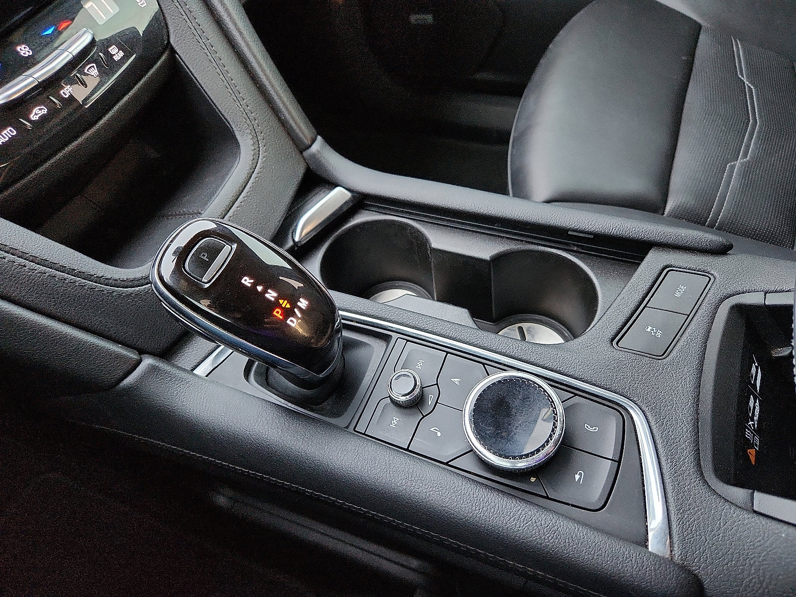 Used 2020 Cadillac XT6 Sport w/ Platinum Package image 20