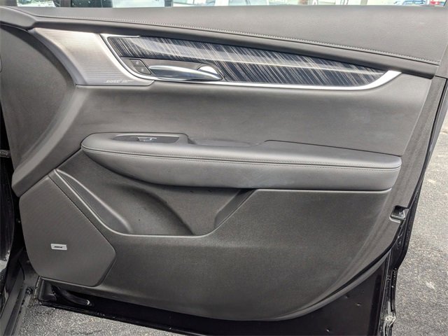 Used 2025 Cadillac XT6 Premium Luxury image 39