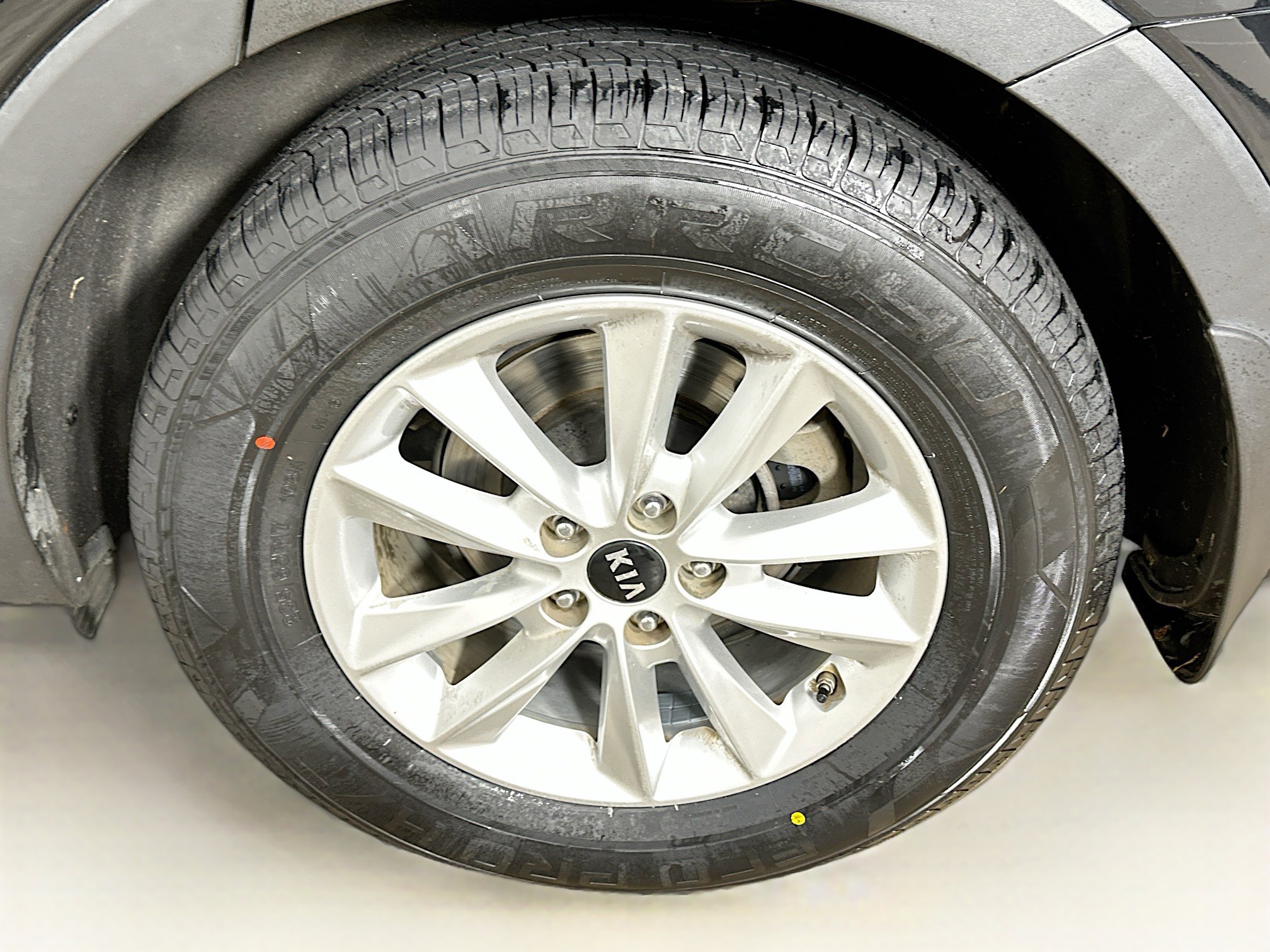 Used 2019 Kia Sorento LX image 11