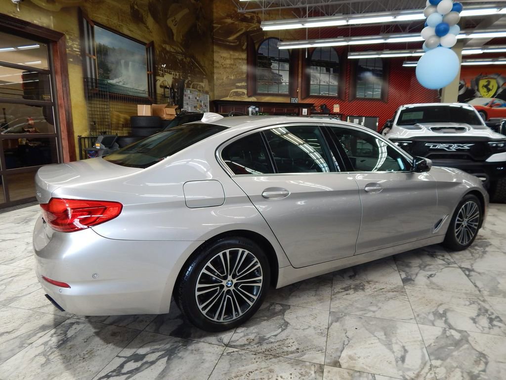 Used 2019 BMW 540i xDrive w/ Dynamic Handling Package image 3