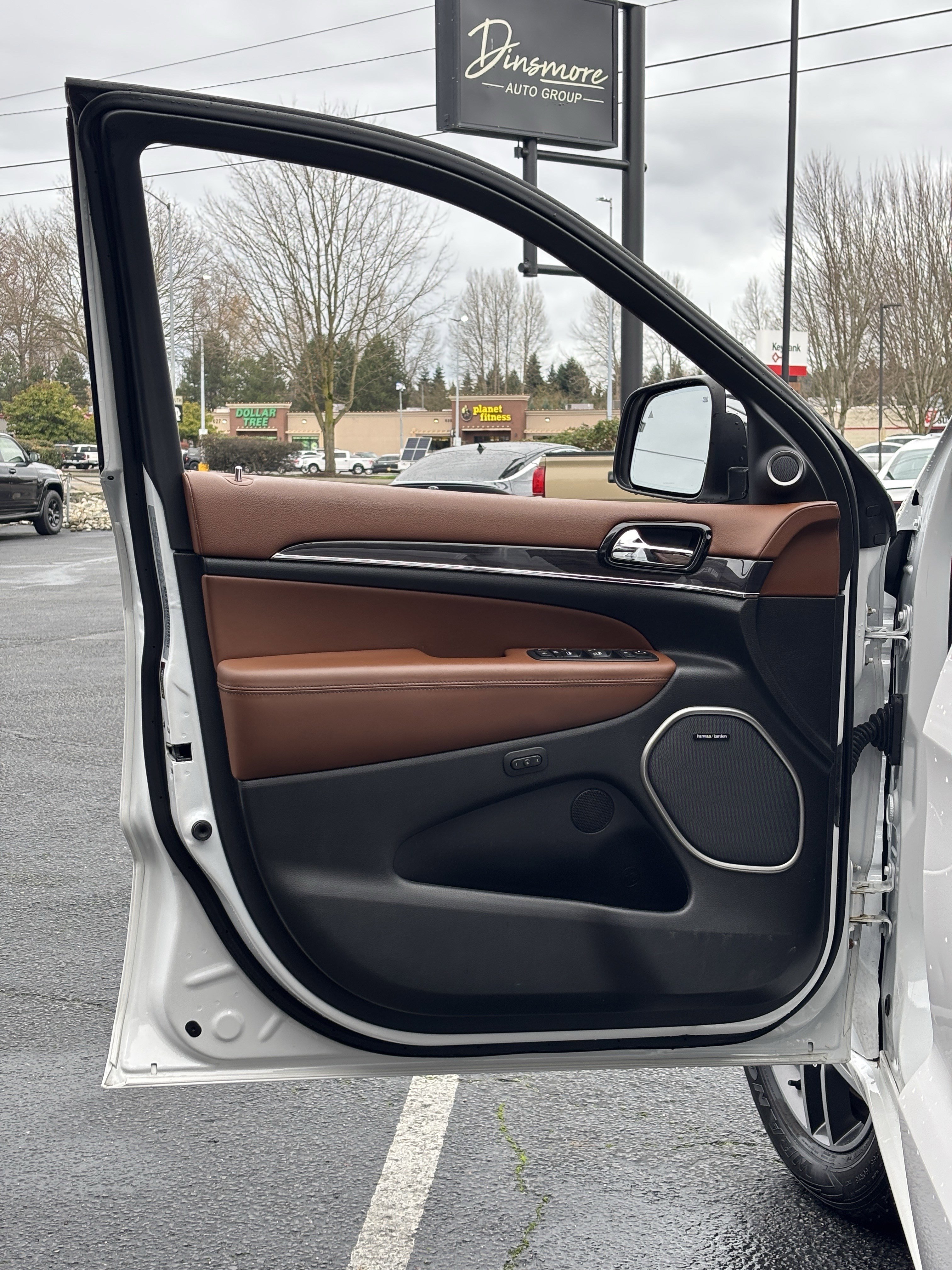 Used 2020 Jeep Grand Cherokee Overland image 25