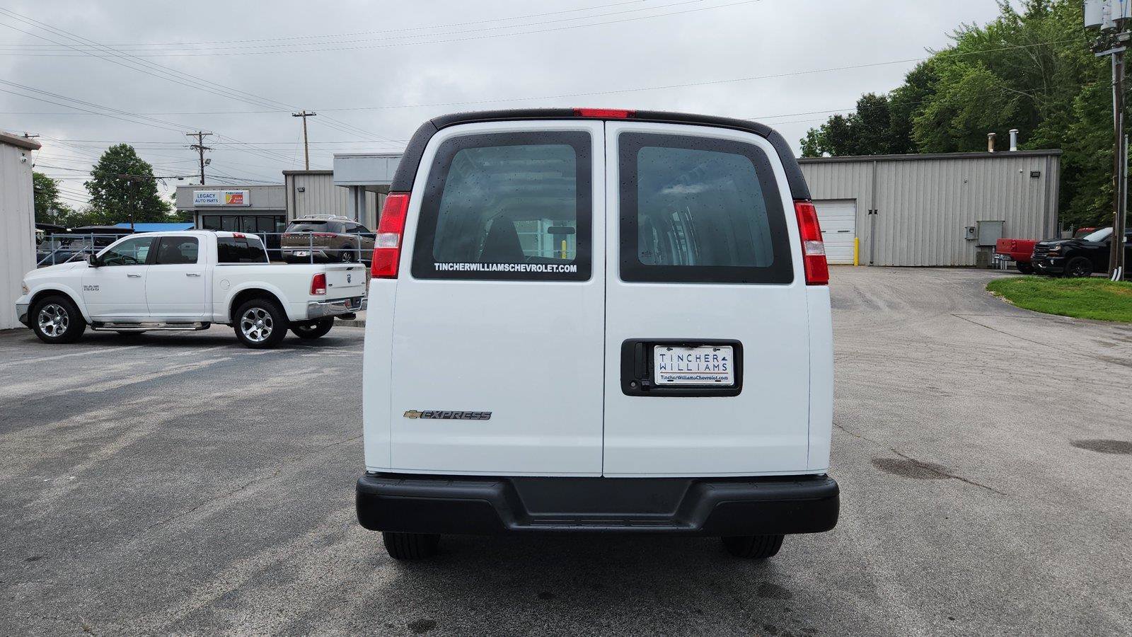 New 2026 Chevrolet Express 3500 Extended RWD image 8