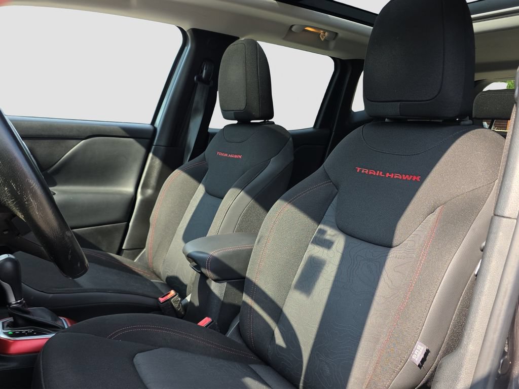 Used 2018 Jeep Renegade Trailhawk AWD/4WD image 7