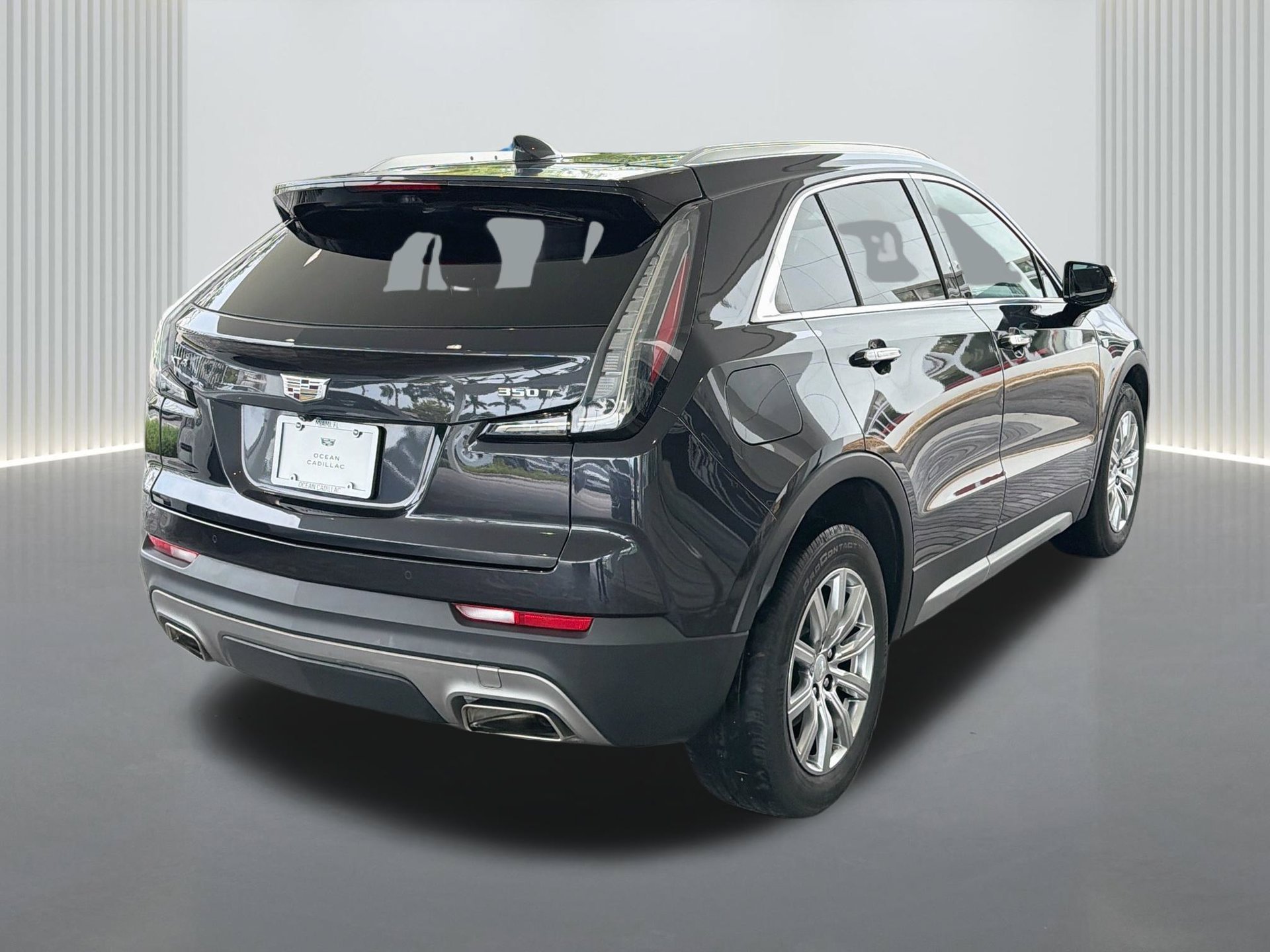 Certified 2022 Cadillac XT4 Premium Luxury w/ Enhanced Visibility Package FWD image 6