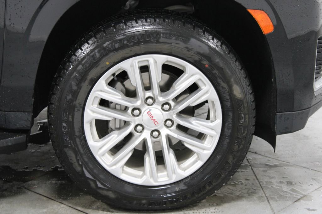 Used 2024 GMC Yukon SLT image 12