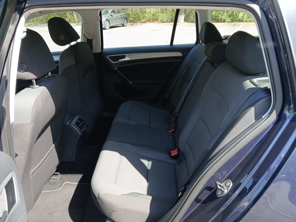 Used 2016 Volkswagen Golf S image 33