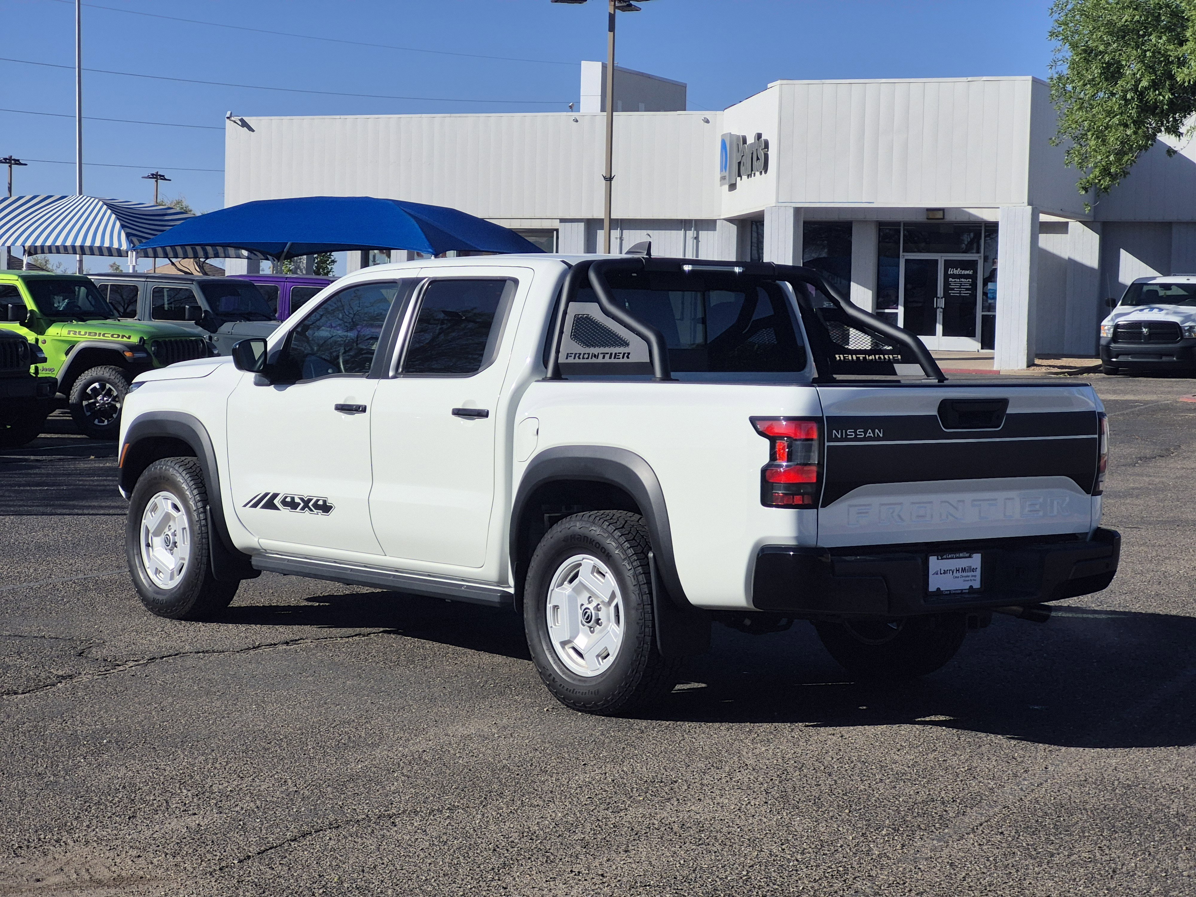 Used 2024 Nissan Frontier SV w/ Hardbody Edition AWD/4WD image 5