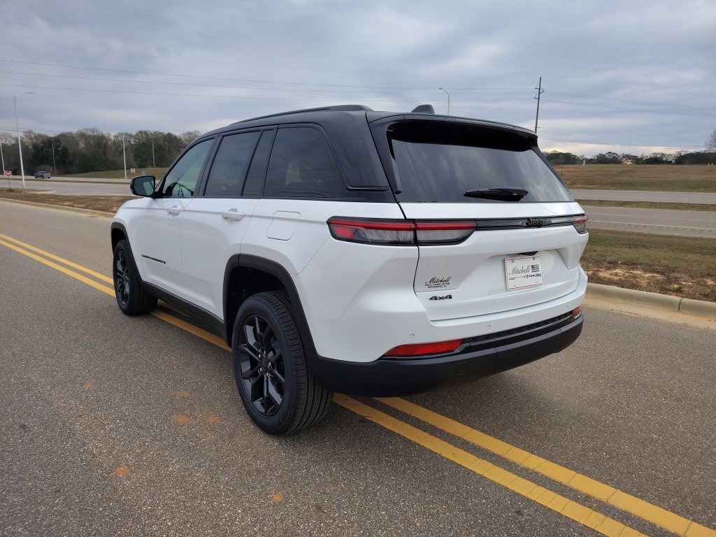 New 2025 Jeep Grand Cherokee Limited AWD/4WD image 7