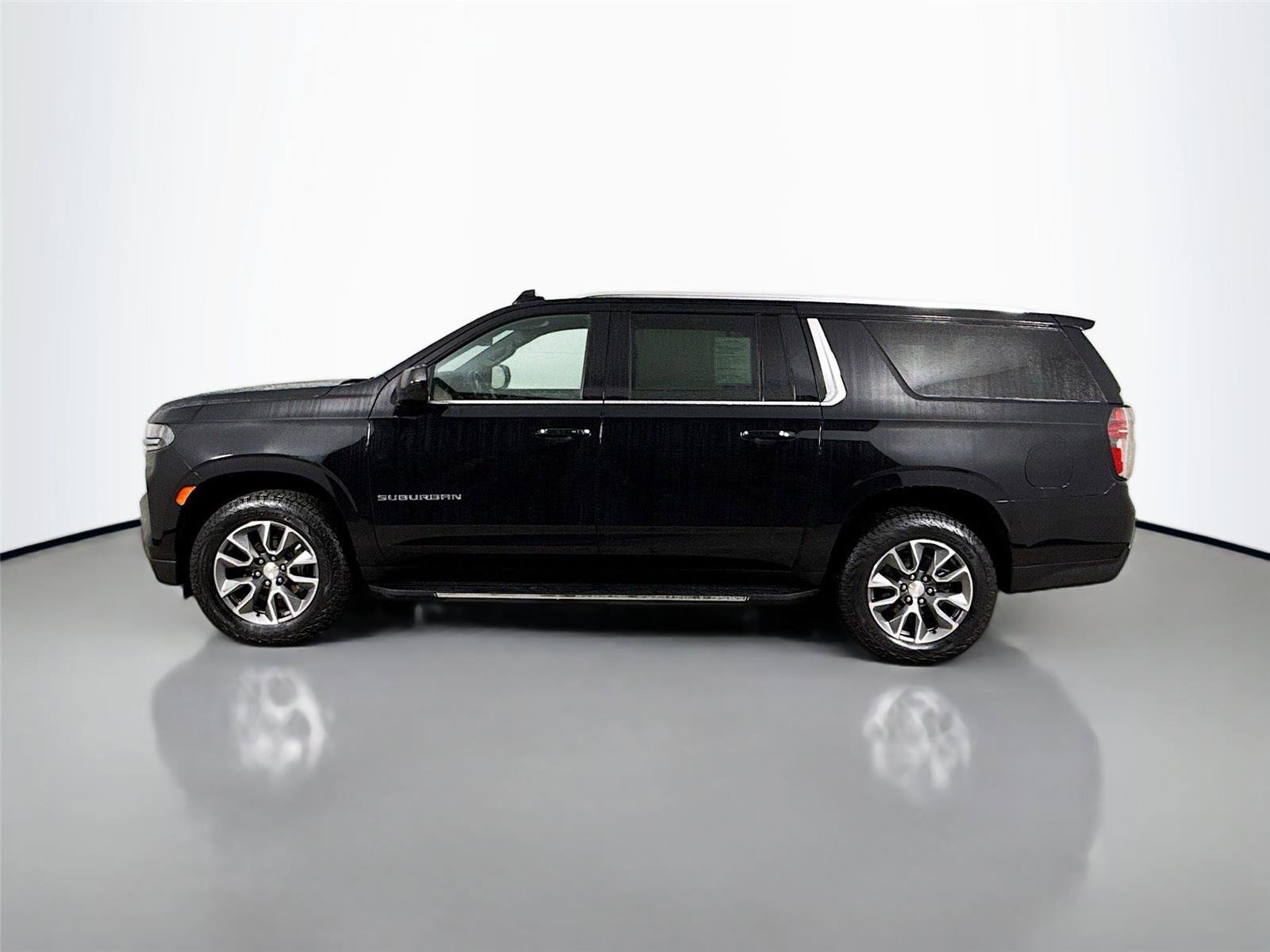 Used 2024 Chevrolet Suburban LS w/ Driver Alert Package AWD/4WD image 9