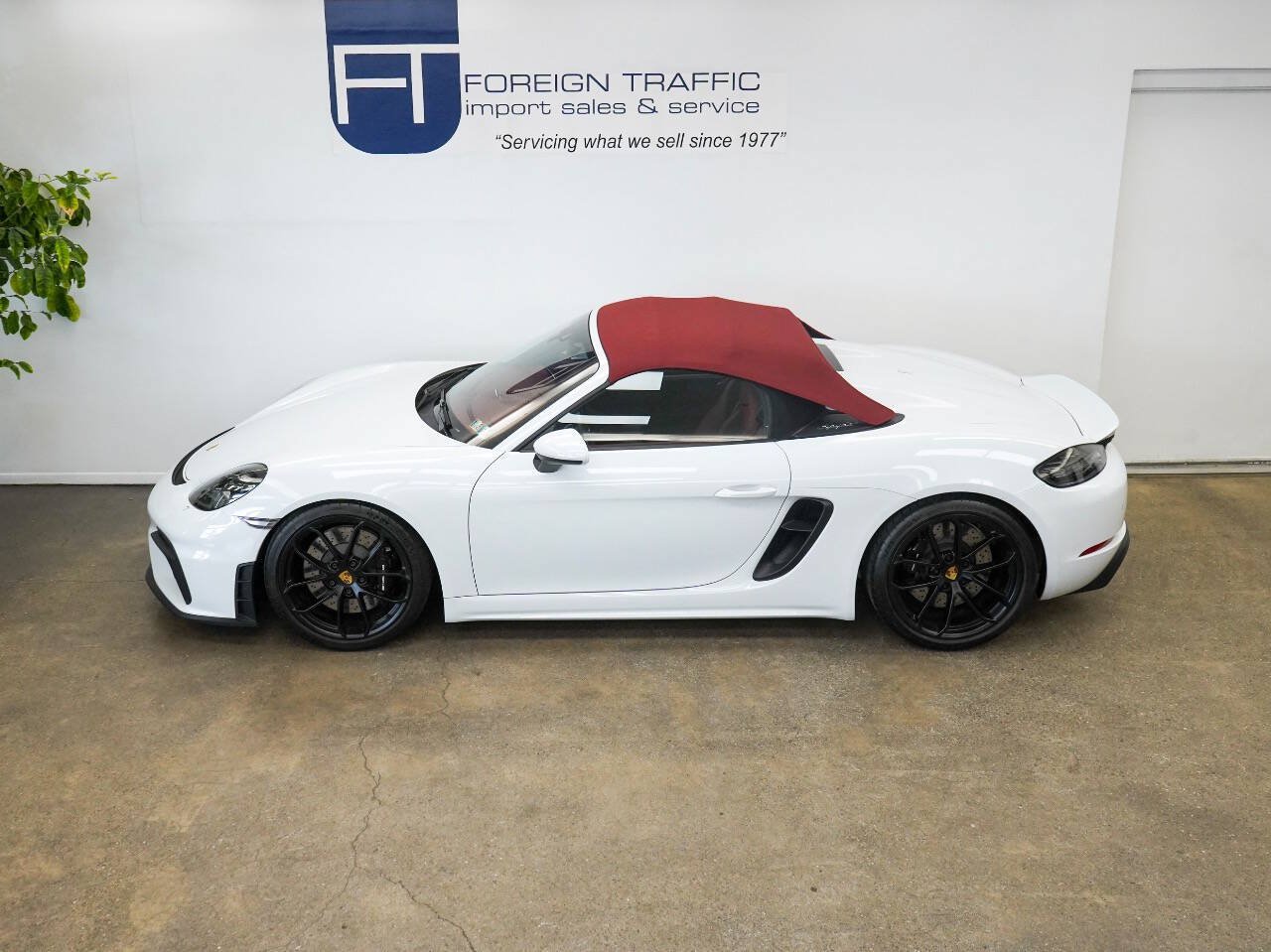 Used 2020 Porsche 718 Boxster Spyder RWD image 45