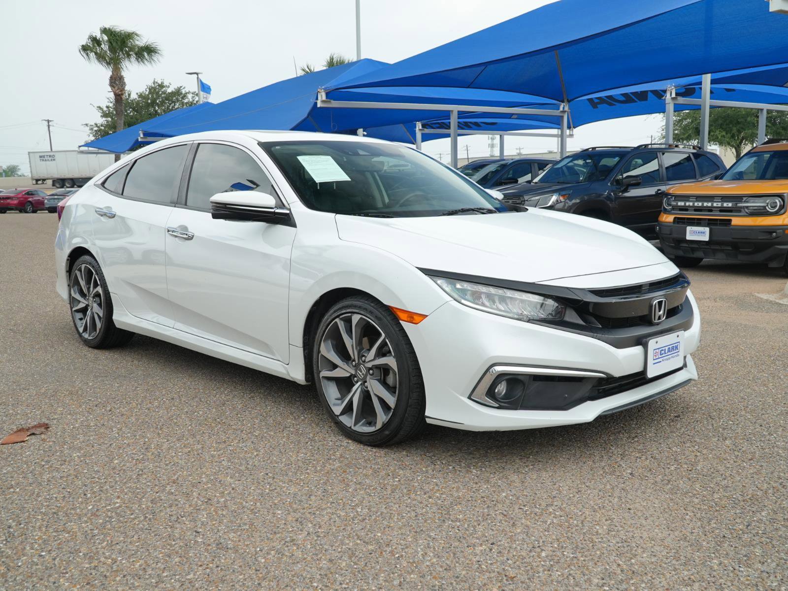 Used 2019 Honda Civic Touring image 3