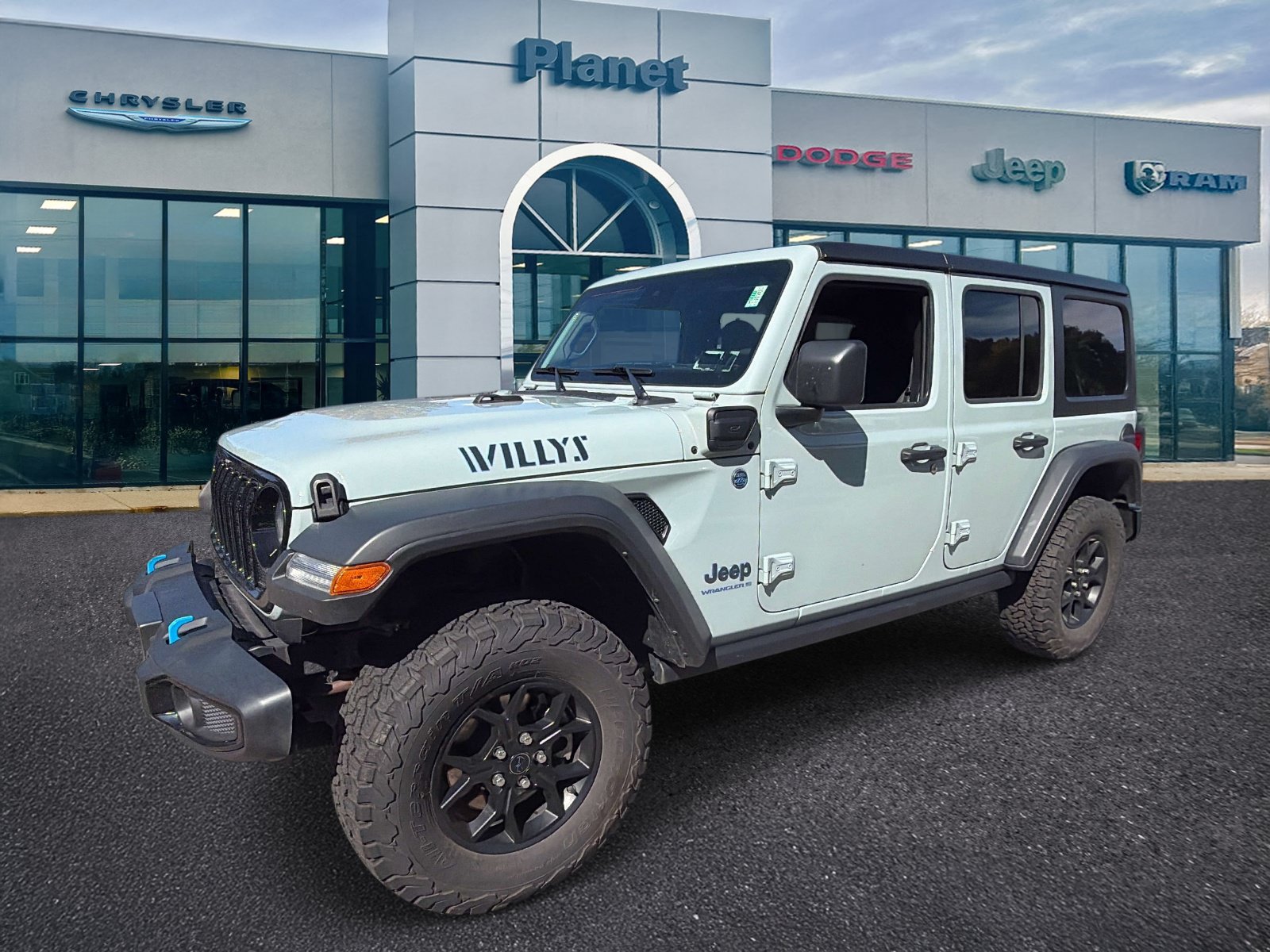 Used 2024 Jeep Wrangler Unlimited AWD/4WD image 4