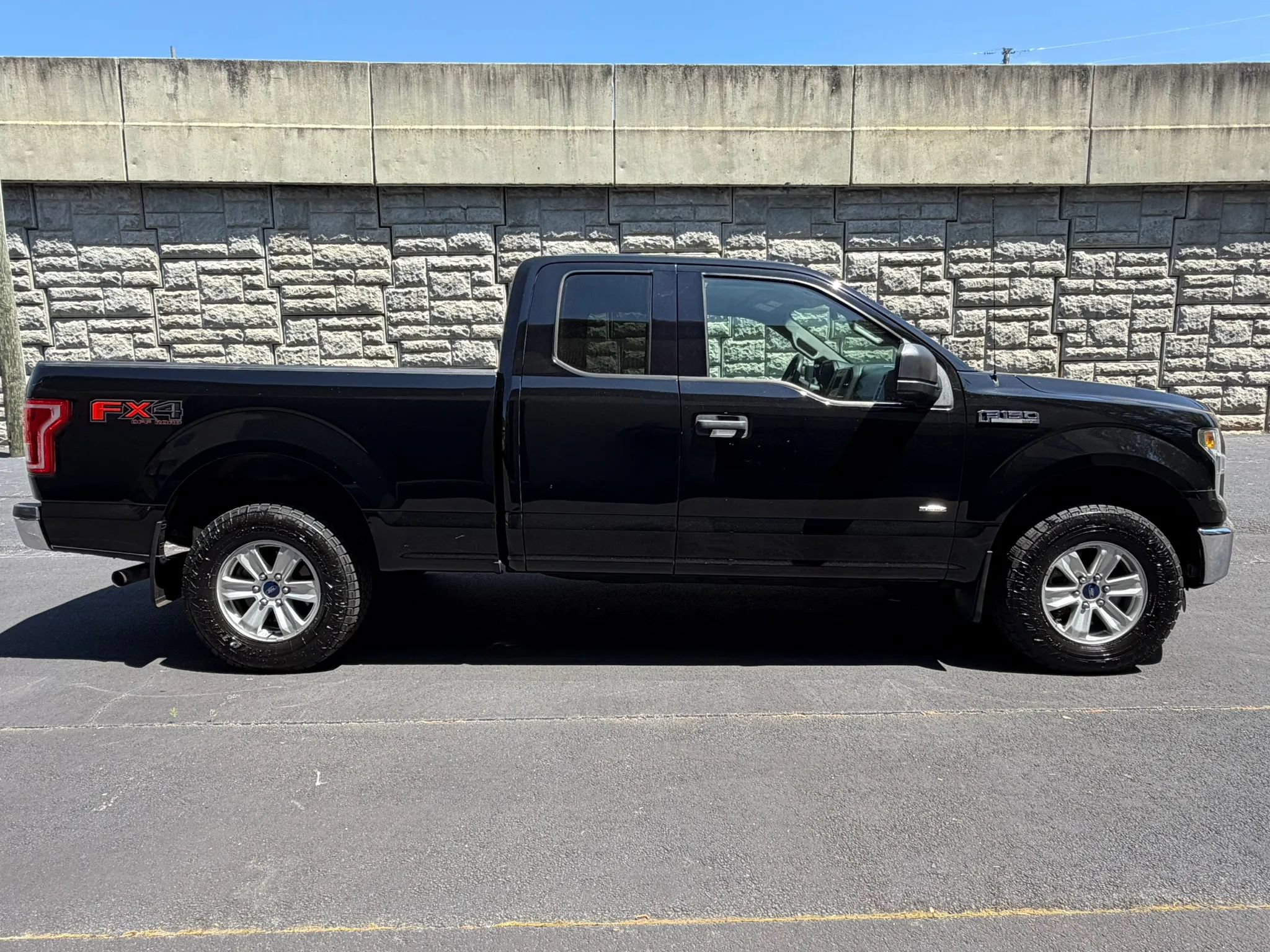 Used 2016 Ford F150 XLT w/ Trailer Tow Package AWD/4WD image 6