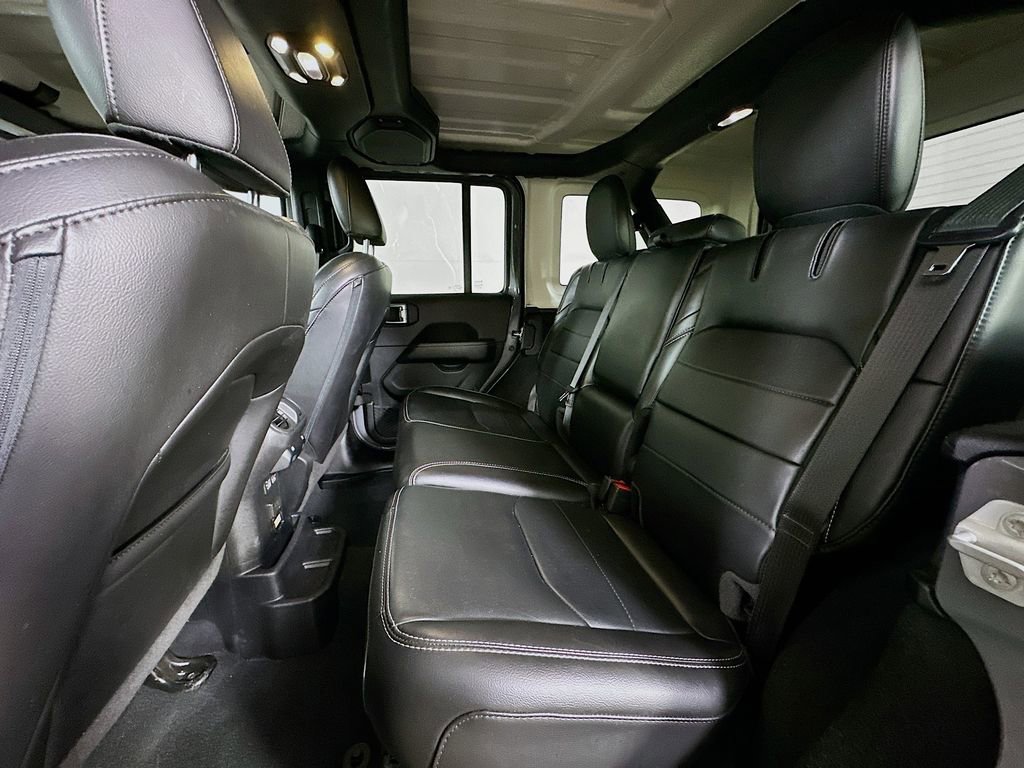 Used 2023 Jeep Wrangler Unlimited Sahara AWD/4WD image 14