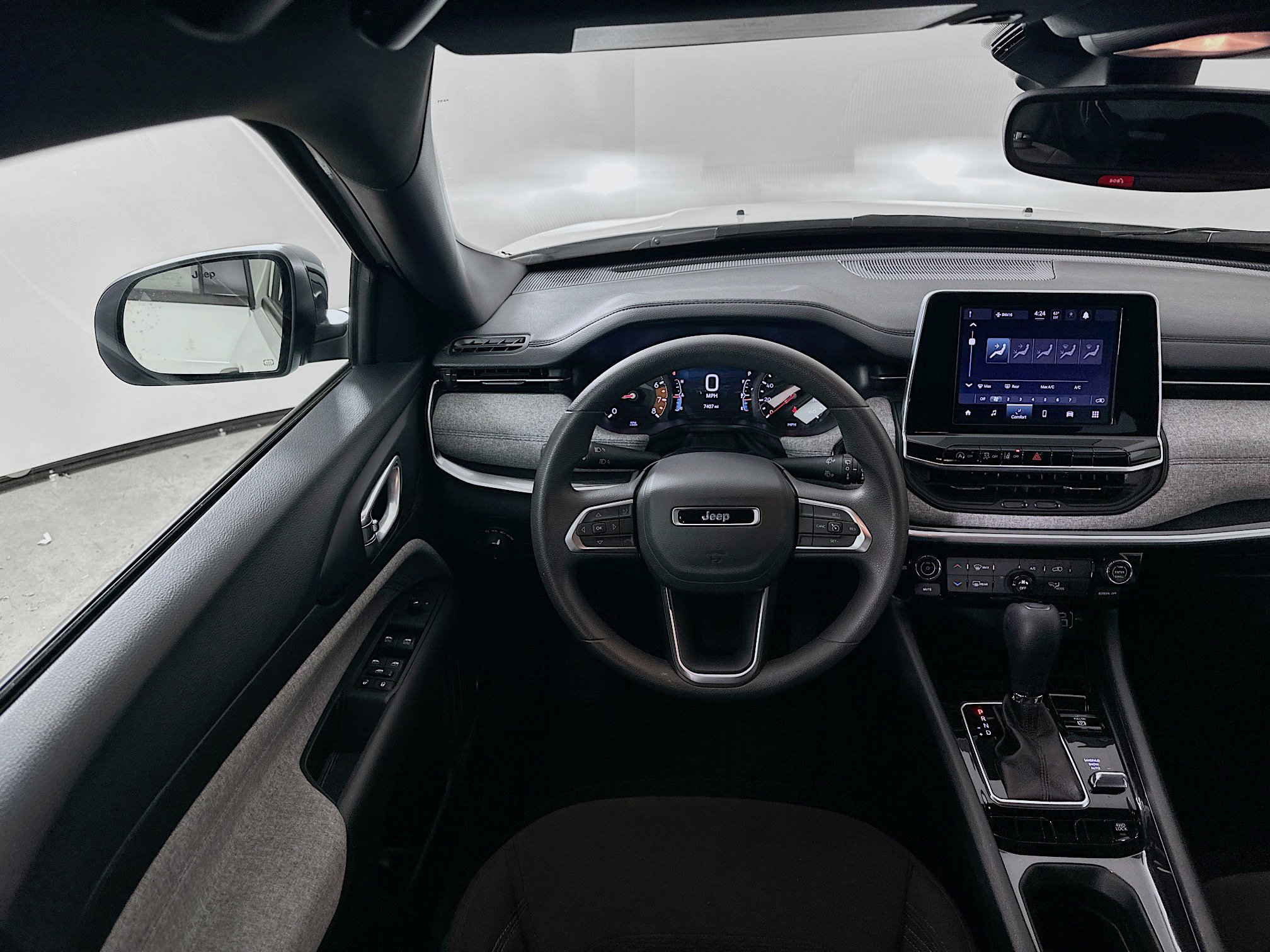 Certified 2025 Jeep Compass Sport image 27