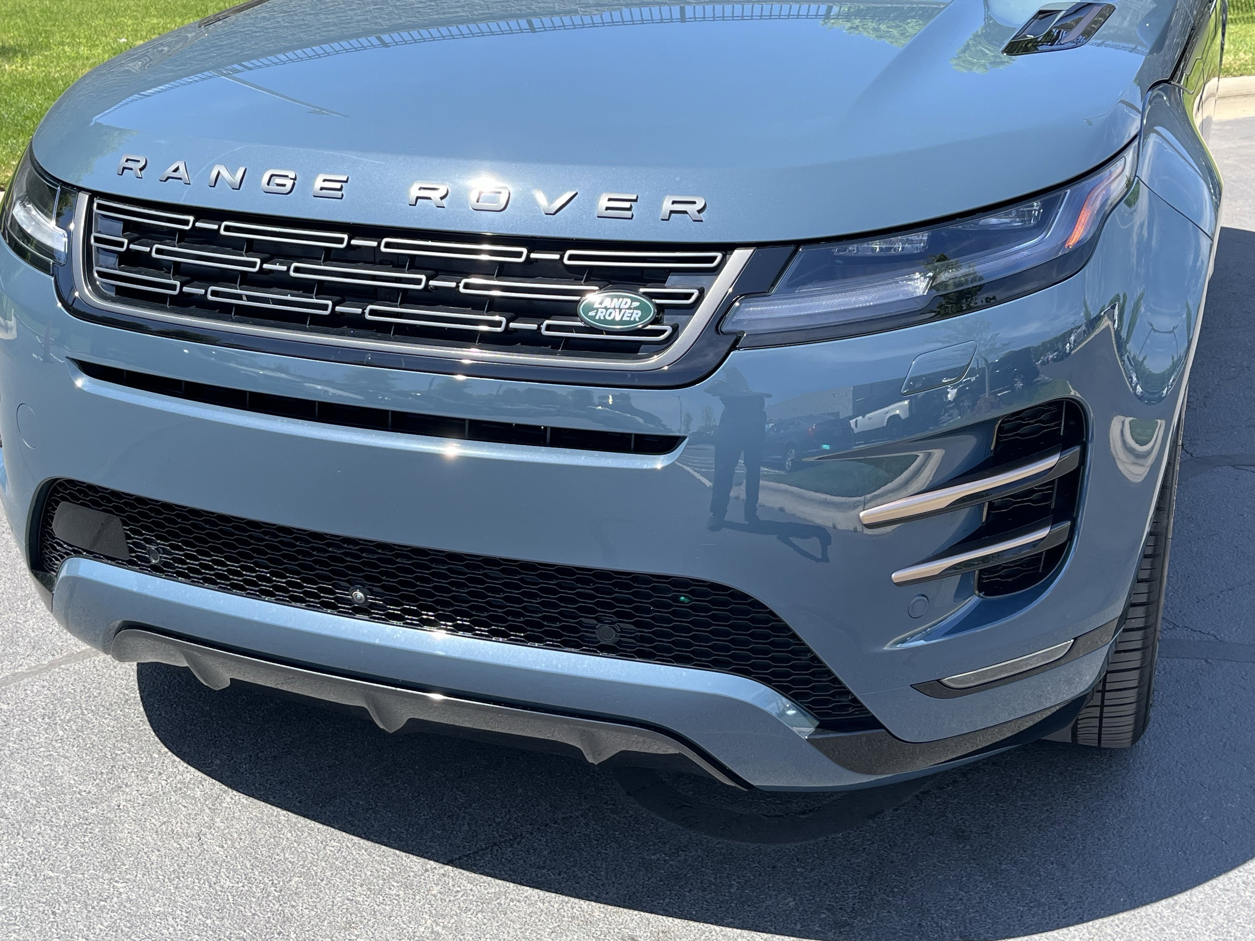 Used 2025 Land Rover Range Rover Evoque Dynamic SE image 11