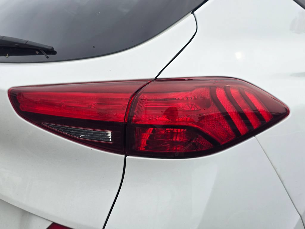Used 2020 Hyundai Tucson SE w/ Cargo Package FWD image 11