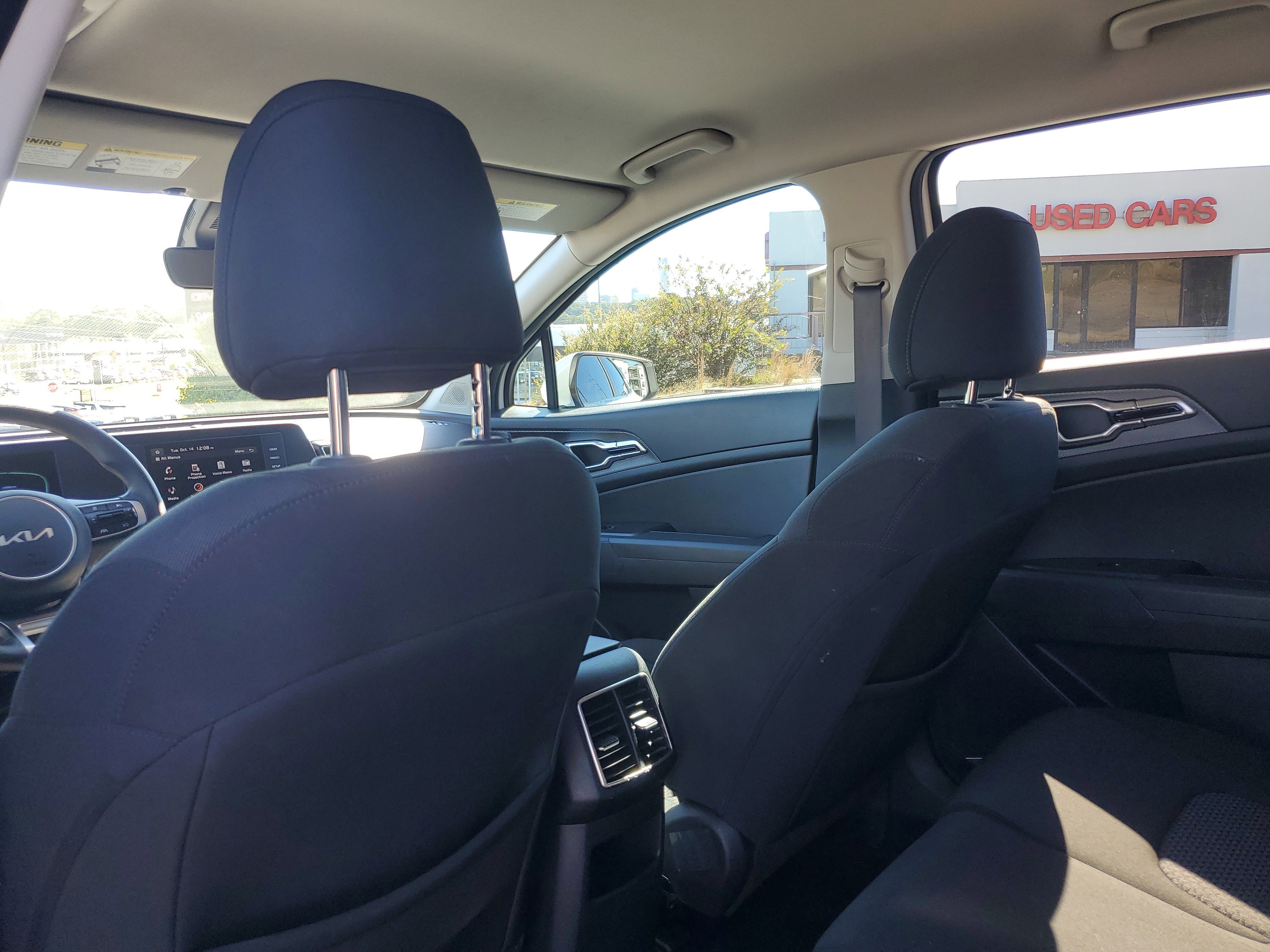 Used 2023 Kia Sportage LX image 7