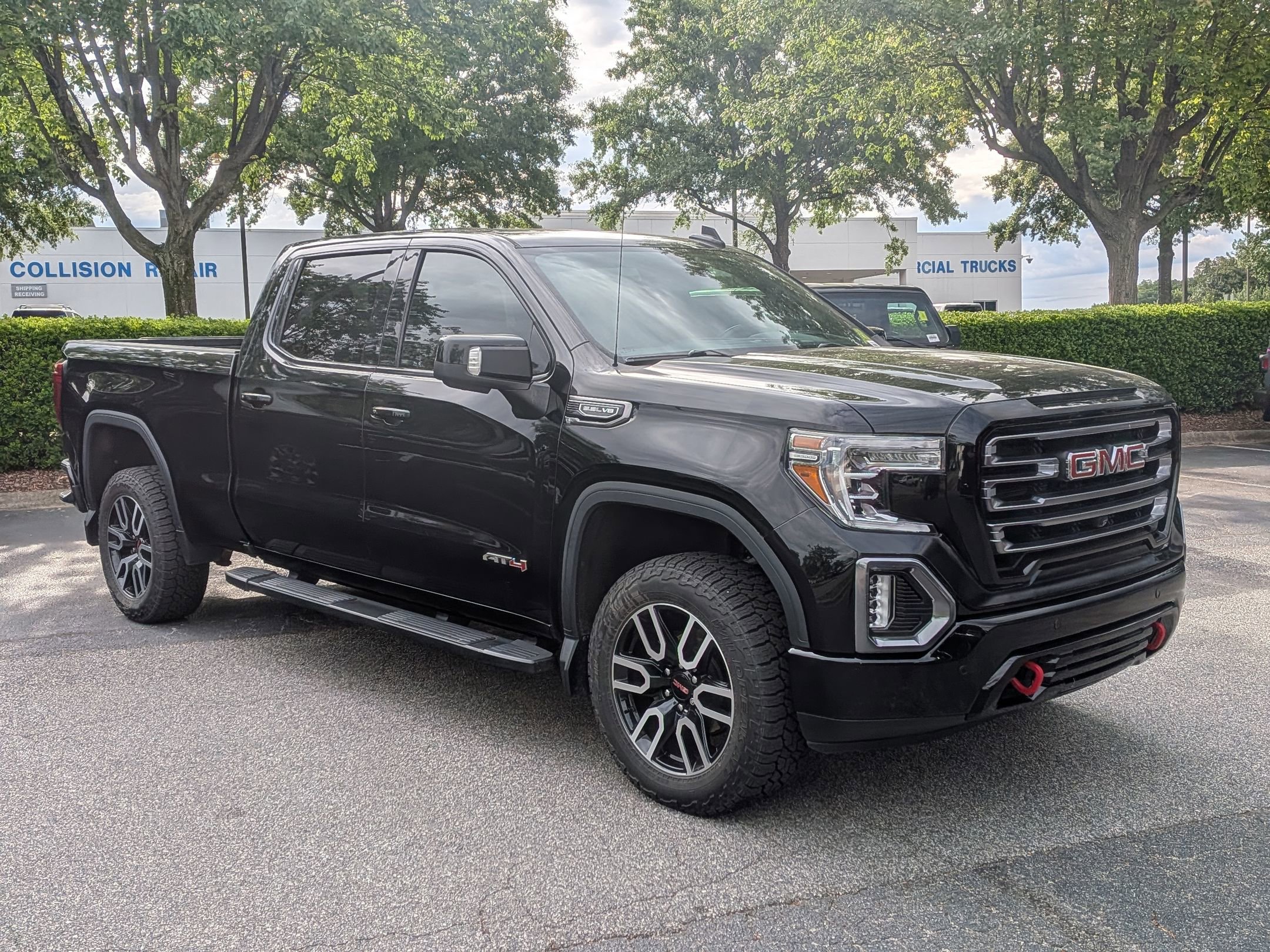 Used 2019 GMC Sierra 1500 AT4 w/ AT4 Premium Package AWD/4WD image 2