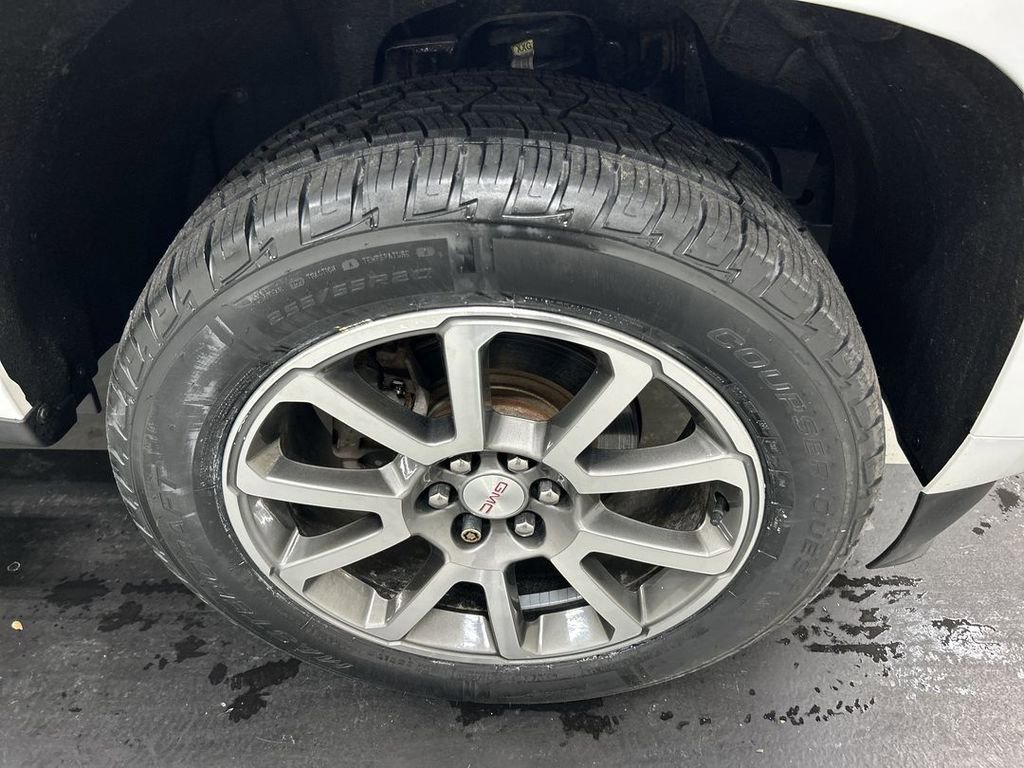 Used 2021 GMC Canyon Denali image 8