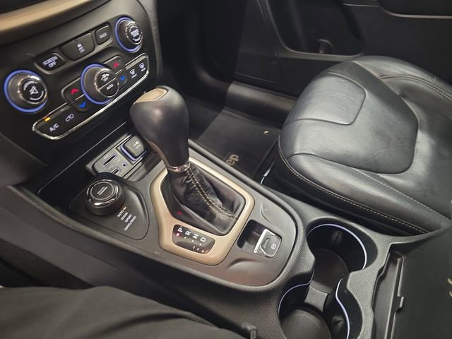 Used 2015 Jeep Cherokee Limited AWD/4WD image 23