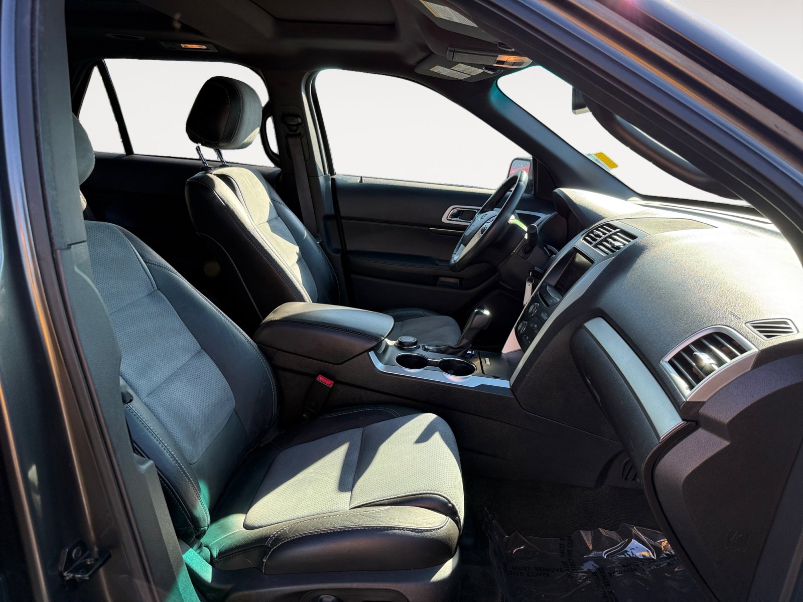 Used 2015 Ford Explorer XLT w/ Equipment Group 202B image 19